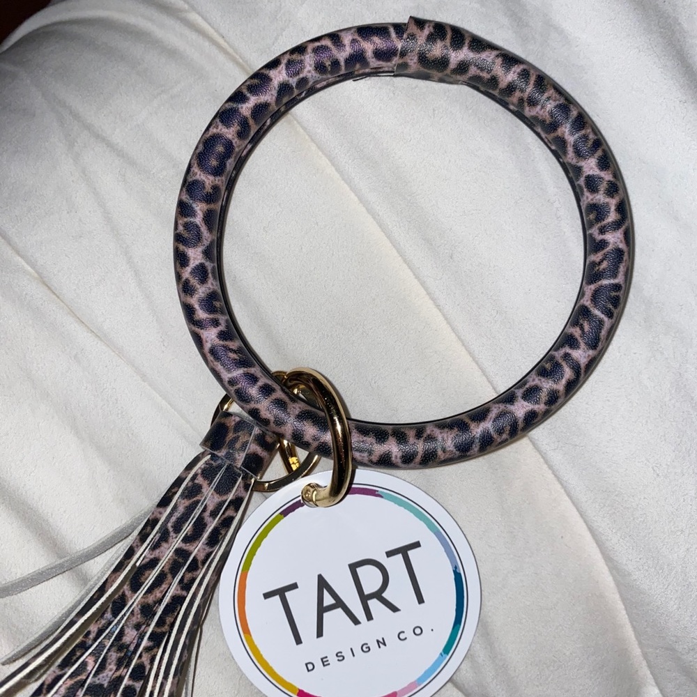 Leopard key ring bracelet